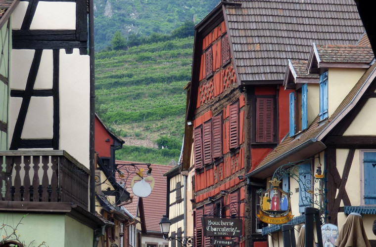 Ribeauville Gasse und Burg